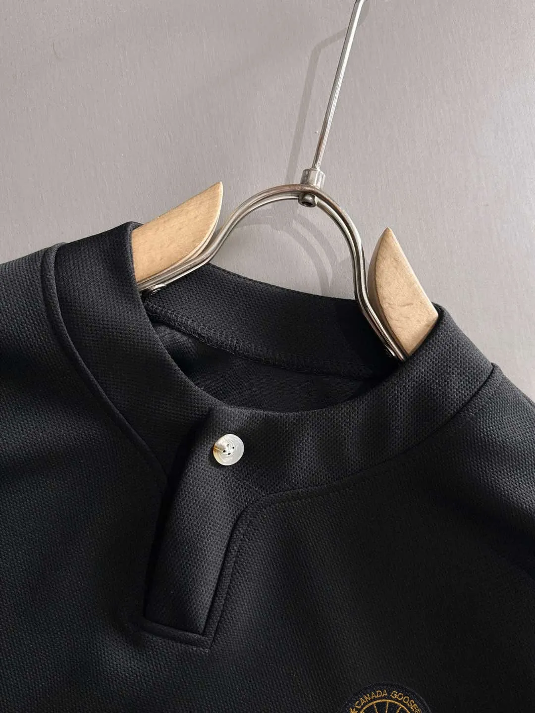 P360 Big Goose 2025 long-sleeved round neck sweatshirt for men and women, same style for many celebrities, top original version, feel free to compare 🆚The fabric is custom-dyed and lightly sprayed and distressed, the fabric, material, and details are consistent with the original, using special cotton and linen fabrics. The cost of the fabric is extremely expensive. It is twice as expensive as pure cotton material, no expense is spared just to do better. Three standards are complete. The comparison between non-market products and my fabrics is very different, only the top version! Size: M-5XL